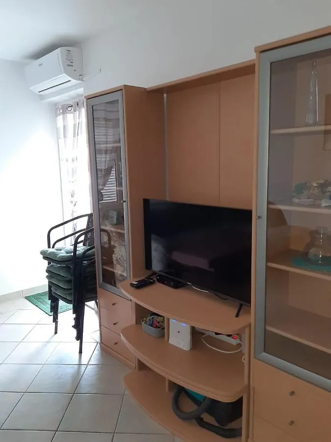 Apartment Tara Povlja  0*, Povljana Croatia